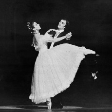 B52111-03-Margot-Fonteyn-&--John-Meehan.-The-Merry-Widow.-New-York-1976.-Photo-Martha-Swope_730 B52111-03-Margot-Fonteyn-&--John-Meehan.-The-Merry-Widow.-New-York-1976.-Photo-Martha-Swope_730