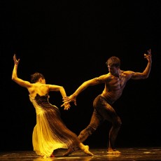 Ella Havelka and Jake Mangakahia, Warumuk, photo by JEFF BUSBY_2321_730