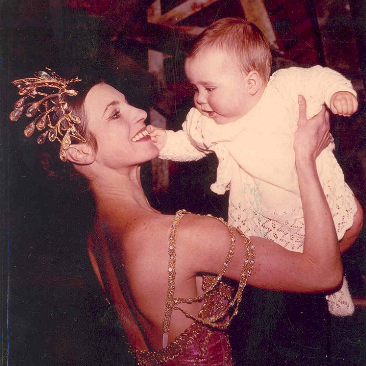 Marilyn Jones prior with bay Stanon Welch prior to Don Quixote performance 1970_730