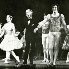 Raymonda_LuctetteAldous_SRH_RudolfNureyev_730 Lucette Aldous, Sir Robert Helpmann and Rudolf Nureyev in the curtain call for Raymonda, 1971