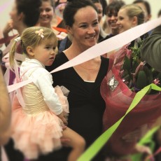 luci20sm_730 Lucinda Dunn and her eldest daughter, Claudia, 2011. Photo Jasmin Tulk